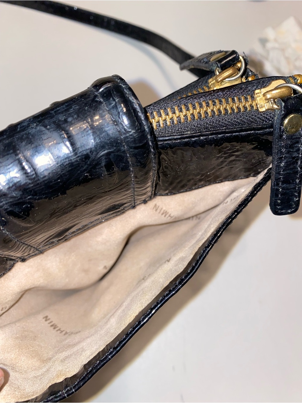 Brahmin Mojito Black Croc-Embossed Leather Crossbody with Gold Hardware - Picture 12 of 13